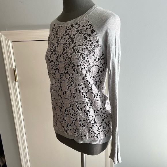 Gray sweater with beautiful cutout floral design - Picture 7 of 10